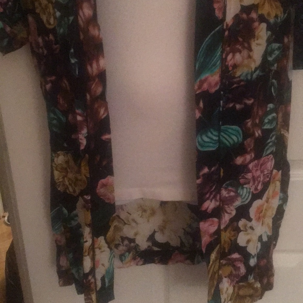 Flowered Tunic - Picture 2 of 4